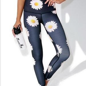 Teeki daisy hot pant leggings size S